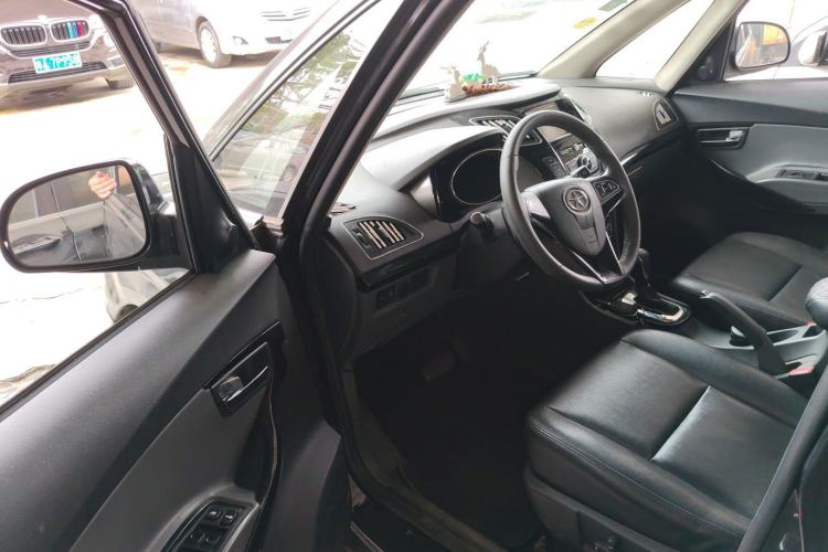 Used JAC Group Refine M2 2013 1.8L Automatic Luxury Smart Model 5 Seats Driver Seat