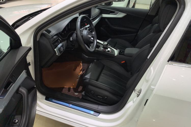 Used Audi A4L 2022 40 TFSI Fashion Dynamic Model Left Front Seat