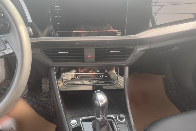 Used Volkswagen Bora 2021 1.5L Automatic Elite Smart Connect Edition Audio And AC Panel