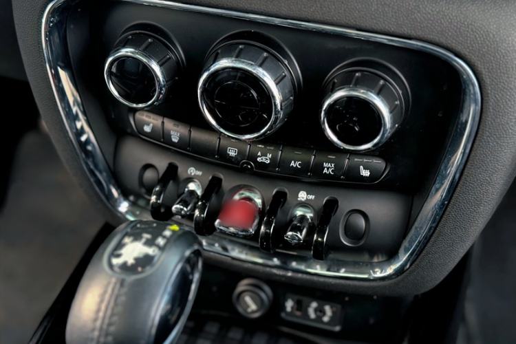 Used MINI Clubman 2016 Revised Version 1.5T COOPER Connoisseur Edition
