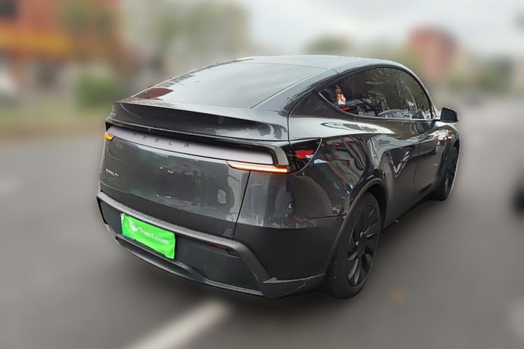 Used Tesla Model Y 2025 Long-Range All-Wheel-Drive Version
