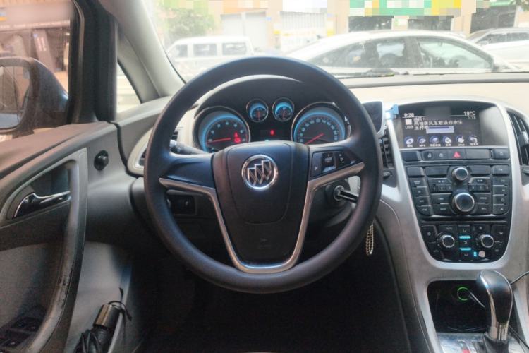 Used Buick GT 2013 XT 1.6L Automatic Fashion Edition Steering Wheel