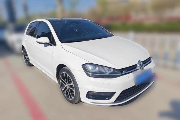 Used Volkswagen Golf 2015 1.4TSI Automatic R-Line Front Right 45 Deg