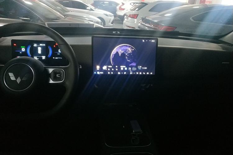 Used Wuling Xingguang 560 New Energy 2026 Model, Plug-in Hybrid, 125 km, Luxury Version Center Console