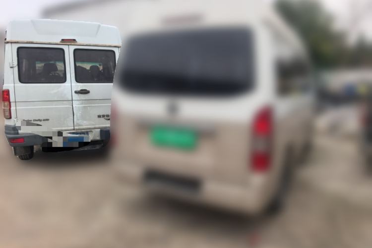 Used Foton Scenic G7 2015 2.0L Commercial Van Long Wheelbase High Roof – 4Q20M
