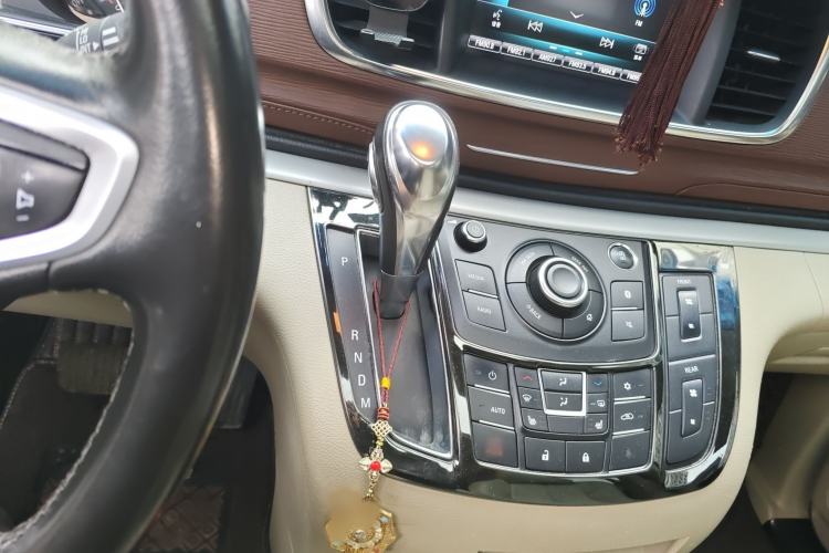 Used Buick GL8 2017 25S Prestige Version China V Standard Gear Lever
