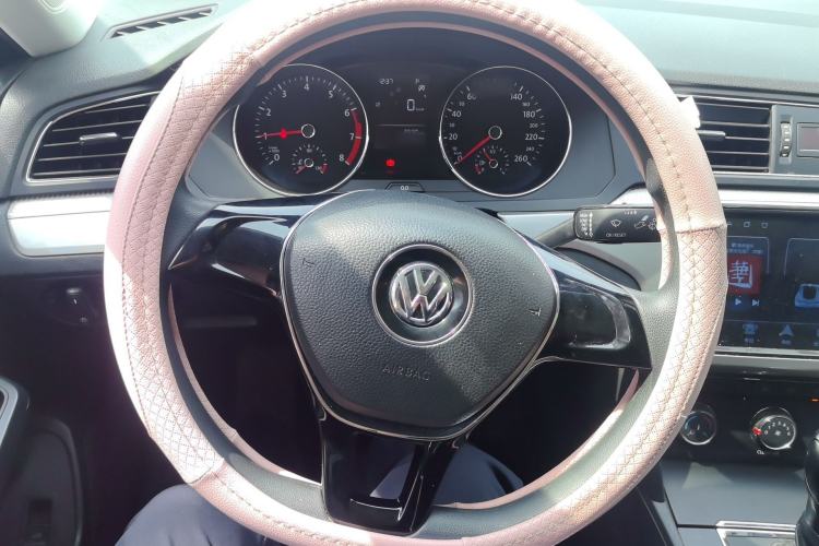 Used Volkswagen Lamando 2017 230TSI DSG Fashion Edition
