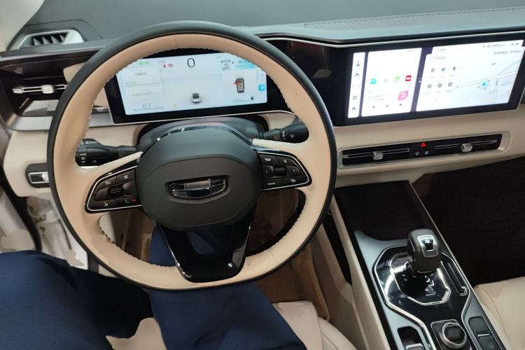 Used Geely Auto icon 2023 1.5TD Chocolate Smoothie Edition Center Console