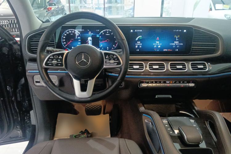 Used Mercedes-Benz GLE 2021 GLE 350 4MATIC Dynamic Edition Center Console