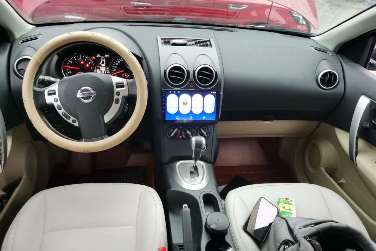 Used Nissan Qashqai 2012 2.0 XL Fire CVT 2WD Center Console