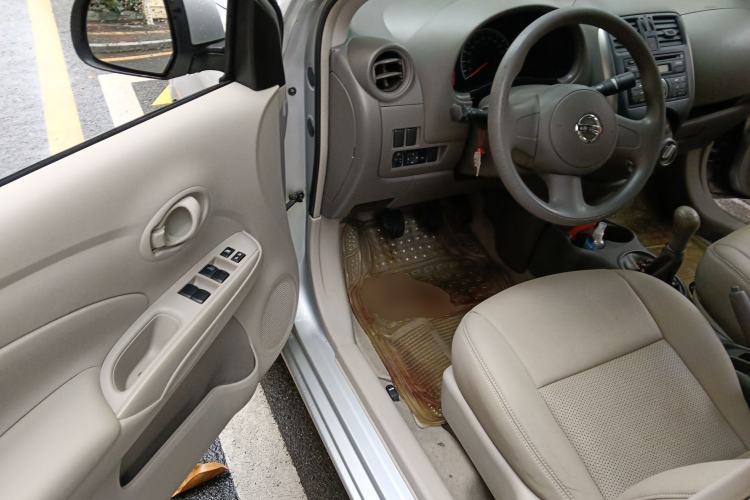 Used Nissan Sunny 2011 1.5XE Manual Comfort Edition Driver Seat