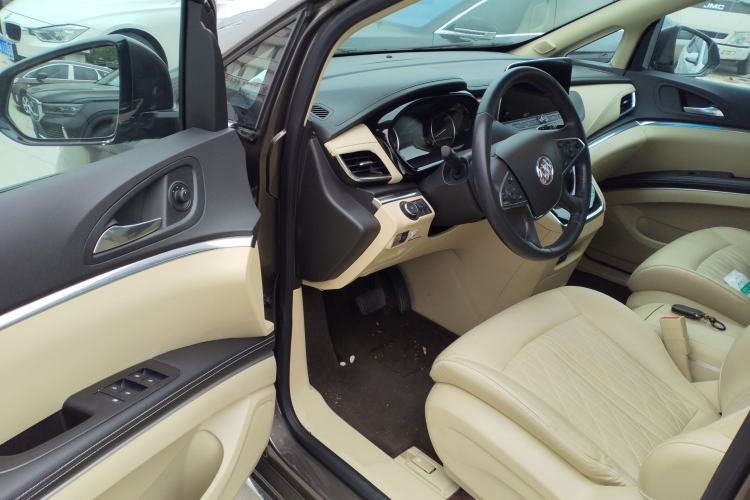 Used Buick GL8 2023 Facelifted Land Cruiser Executive Luxury Version Driver Seat