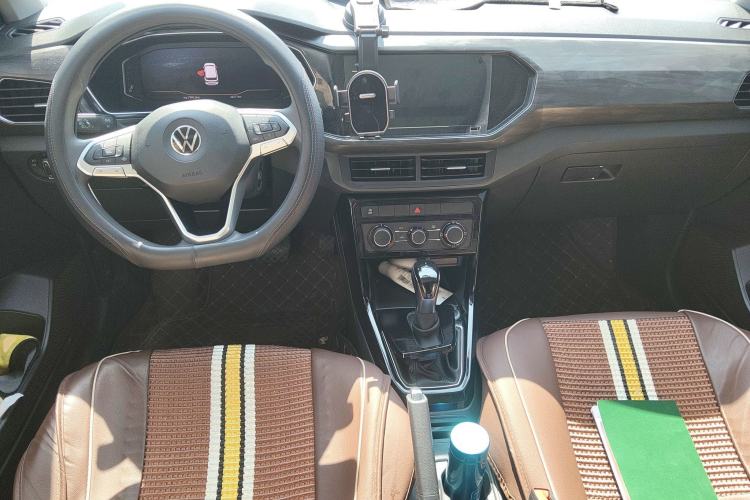 Used Volkswagen Tacqua 2020 1.5L Automatic Yue Center Console