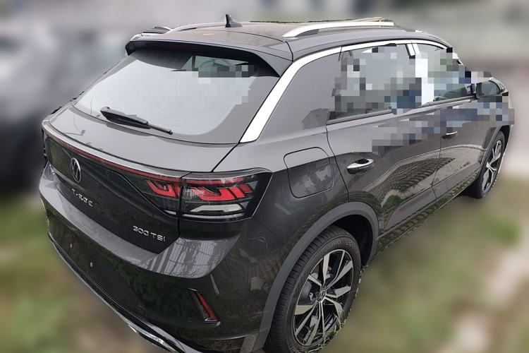 Used Volkswagen T-ROC 2025 Facelifted 300TSI DSG Two-Wheel-Drive Starlight Edition