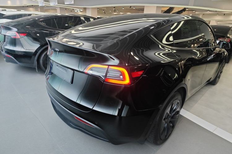 Used Tesla Model Y 2023 Rear-Wheel-Drive Version Rear Right 45 Deg