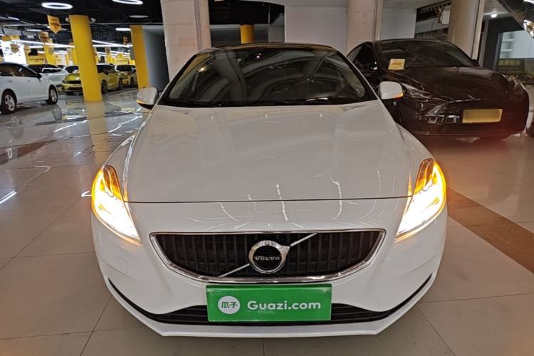 Used Volvo V40 2017 T3 Zhiyi Edition Front