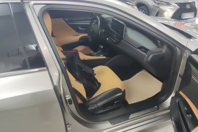 Used Lexus ES 2022 300h Excellence Edition