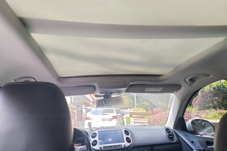 Used Volkswagen Tiguan 2016 300TSI Automatic All-Wheel Drive Luxury Edition Headliner