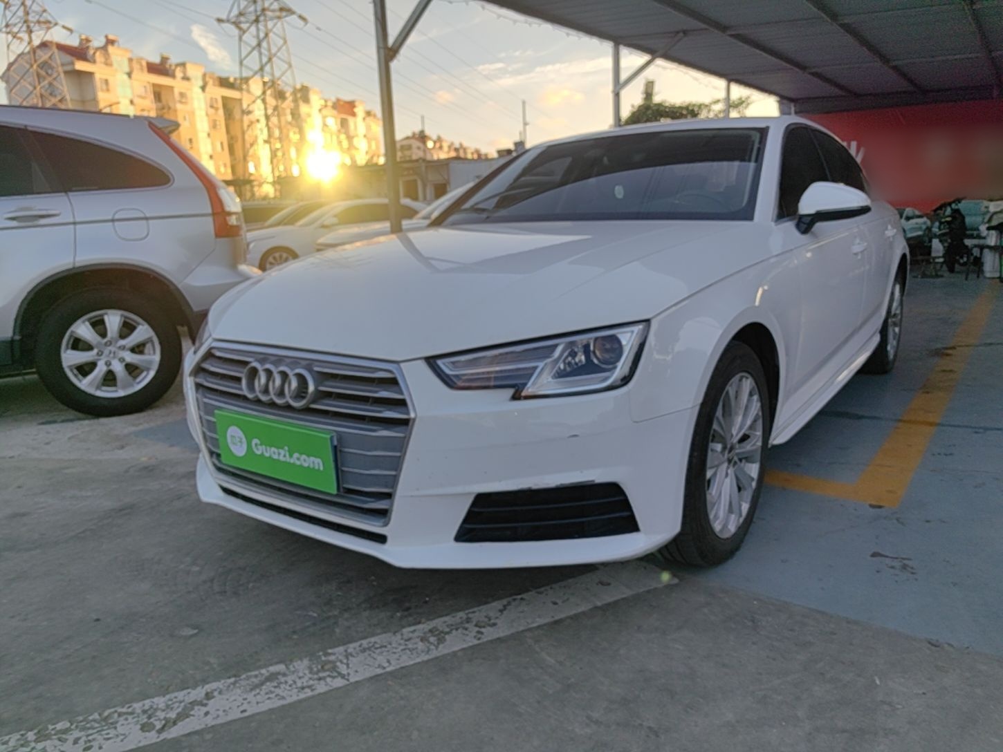 Unter der Vorderseite des Autos