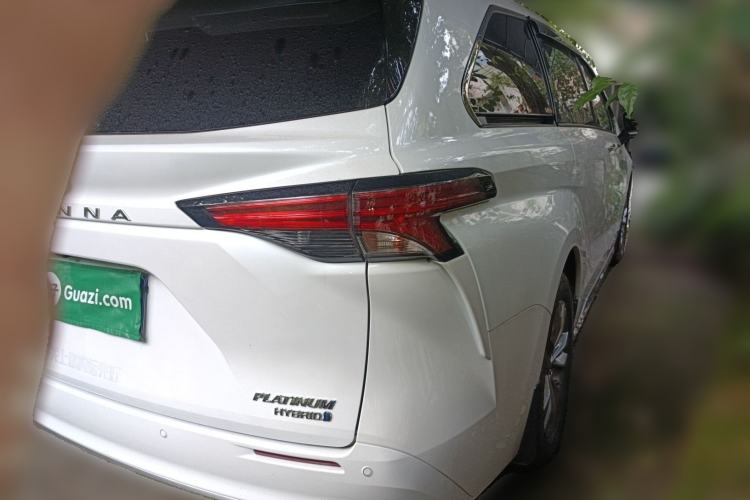 Used Toyota SIENNA 2021 2.5L Hybrid Platinum Edition
