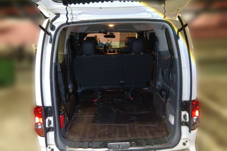 Used Nissan NV200 2012 1.6L 232 Seats Luxury Version
