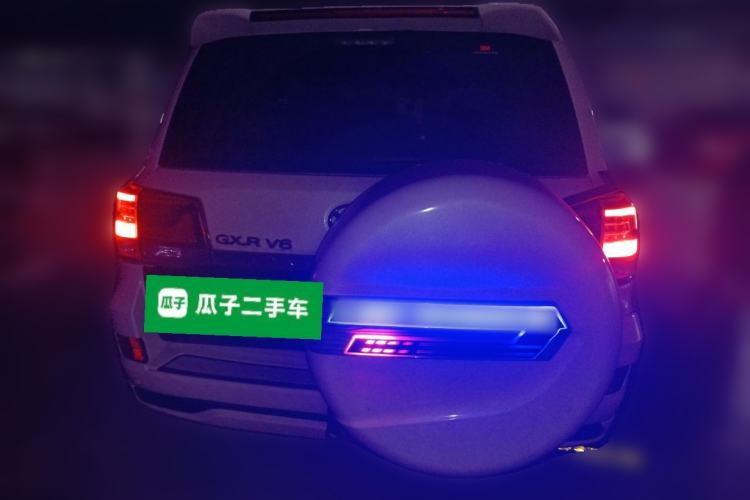 Used Toyota Land Cruiser 2018 4.0 GX-R Eight Cylinders No Winch Outboard Mount Middle East
