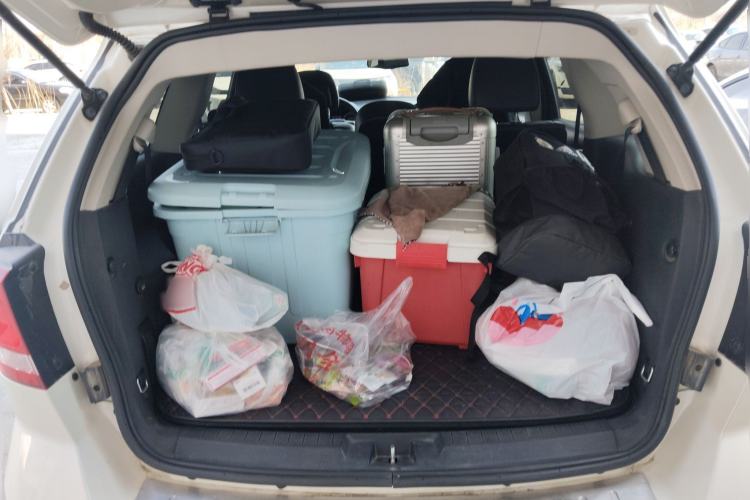 Used Dodge Journey 2013 2.4L Two-Wheel Drive Luxury Version Trunk