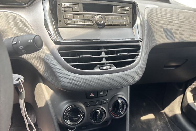 Used Peugeot 2008 2014 1.6L Manual Trend Edition