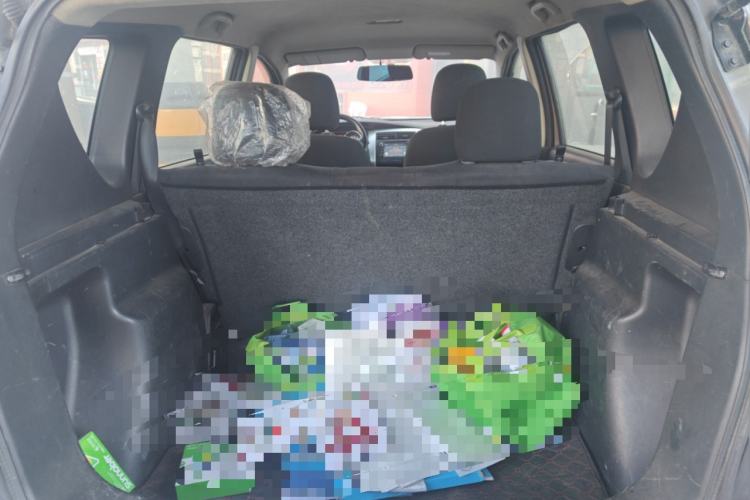 Used Nissan Livina 2013 1.6XE CVT Comfort Edition Trunk