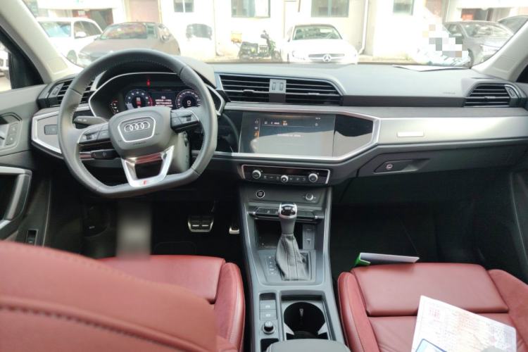 Used Audi Q3 Sportback 2021 40 TFSI Enjoy Life Edition Center Console