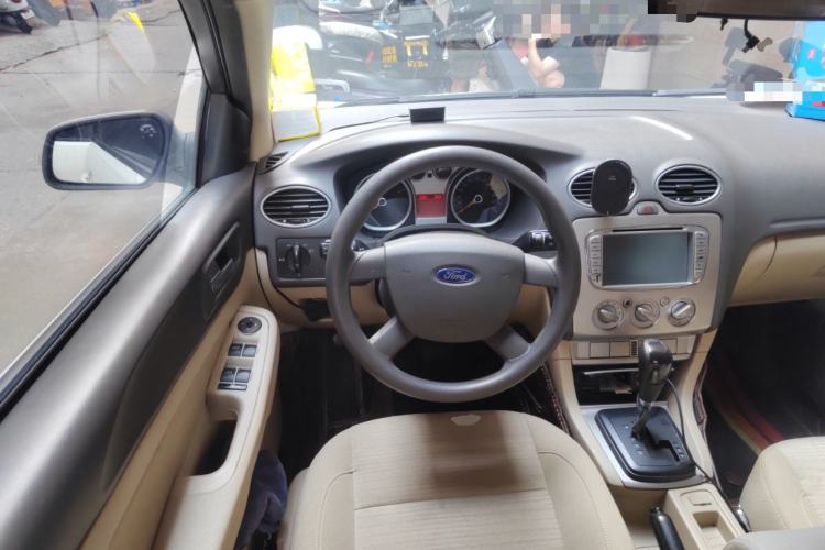 Used Ford Focus 2013 Sedan Classic 1.8L Automatic Base Model Steering Wheel