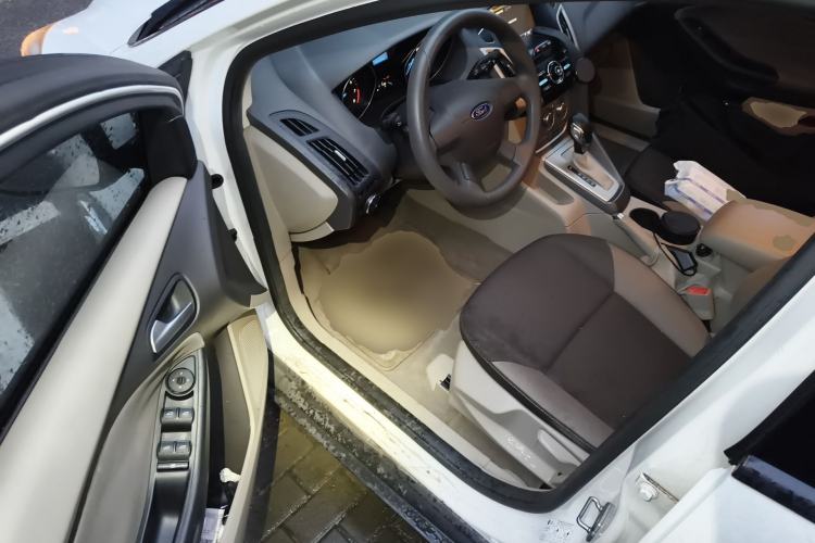 Used Ford Focus 2012 Sedan 1.6L Automatic Comfort Model Driver Seat