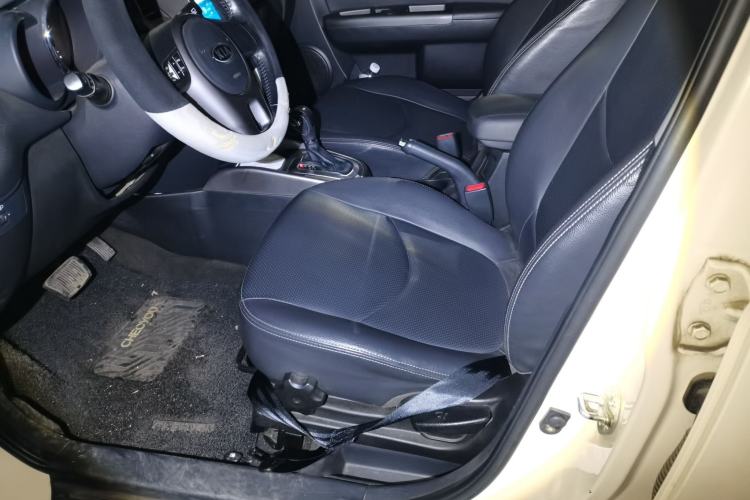 Used Kia Soul 2012 1.6L AT Premium Left Front Seat