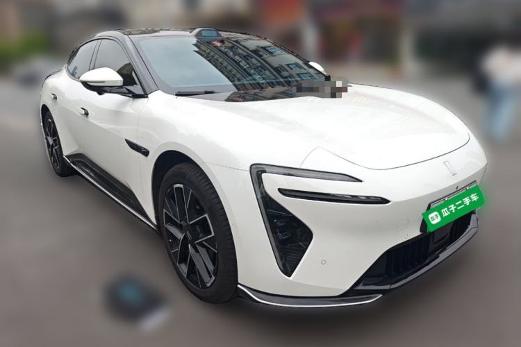 Used Avatr 06 2025 Max All-Electric Version Front Right 45 Deg