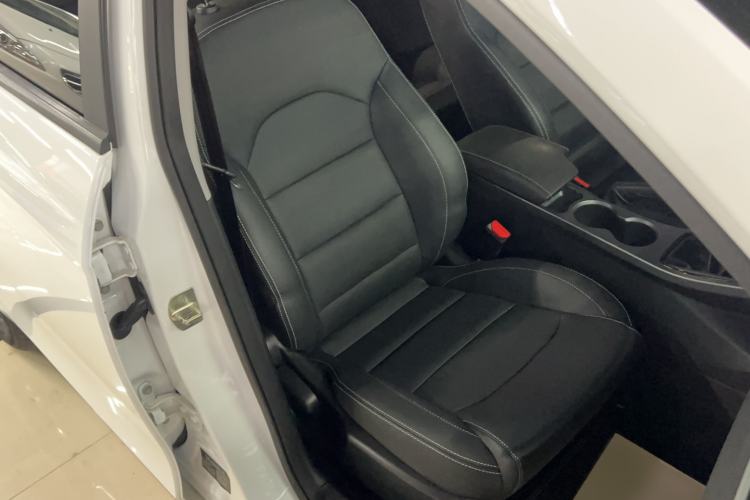 Used Geely Auto Emgrand 2019 Leading Edition 1.5L Manual Luxury Model China VI Standard
