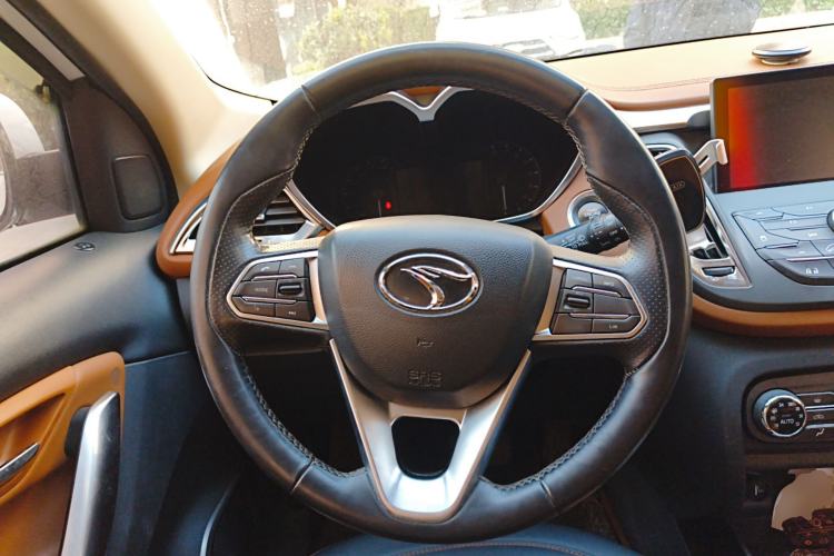 Used Soueast DX7 2015 1.5T Automatic Luxury Model
