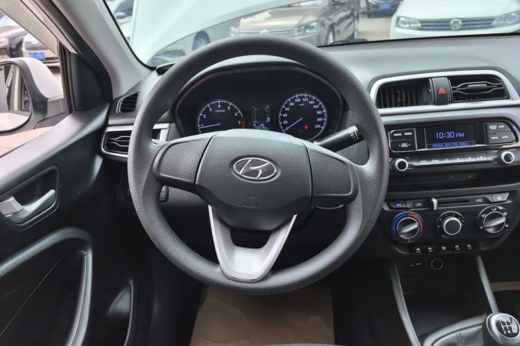 Used Hyundai Verna (older generation) 2017 1.4L Manual Huancai Edition China V Standard Steering Wheel