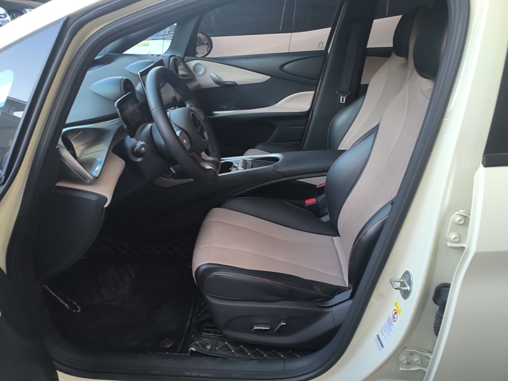 BYD Dolphin 2023 420 km Fashion Edition — снимка 17