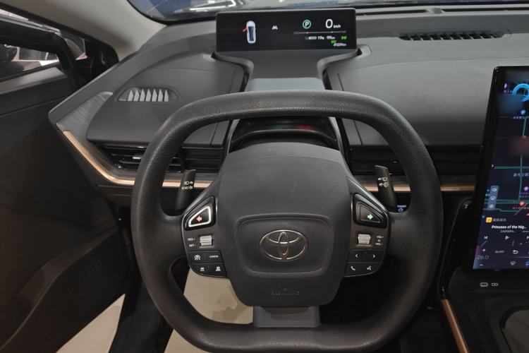Used Toyota bZ3 2023 517 km Elite PRO Steering Wheel