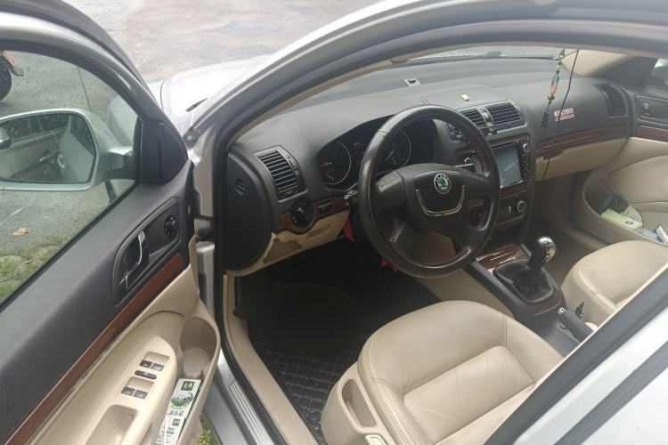 Used Skoda Octavia 2013 1.6L Manual Yijun Edition Driver Seat