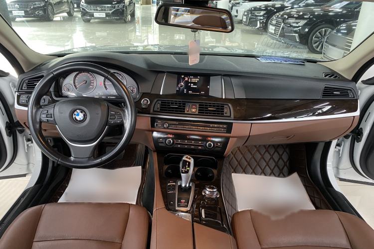 Used BMW 5 Series 2017 525Li Leading Model Interior 3