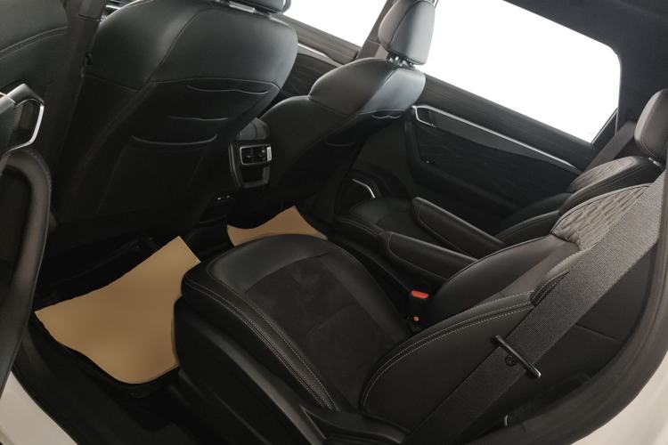 Used Geely Auto Haoyue L 2025 2.0T DCT Luxury Edition