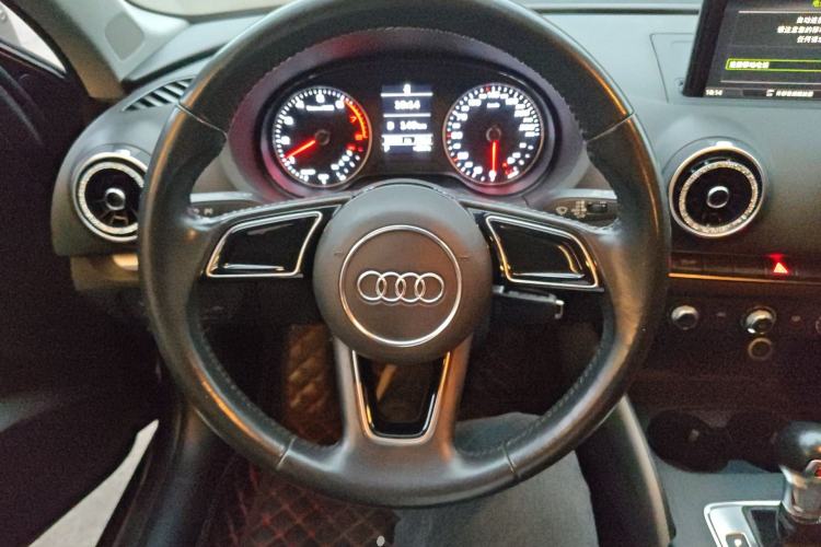 Used Audi A3 2017 Limousine 35 TFSI Ambition Edition Steering Wheel