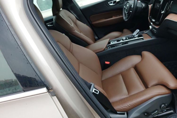 Used Volvo XC60 2025 B5 Four-Wheel Drive Smart & Advanced Luxury Edition Right Front Seat