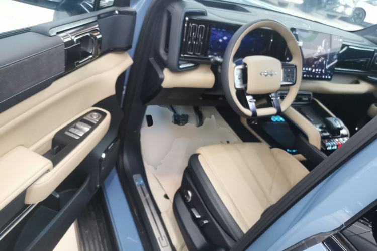 Used Formula Leopard Leopard 5 2023 Navigator Edition