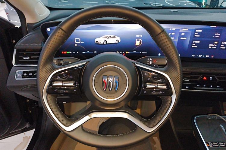 Used Buick LaCrosse 2025 28T Platinum Edition