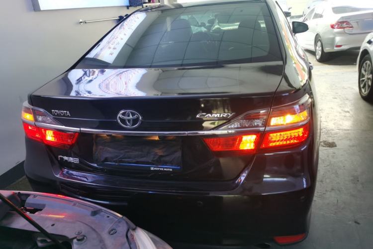 Used Toyota Camry 2016 2.0G 10th Anniversary Leading Edition
