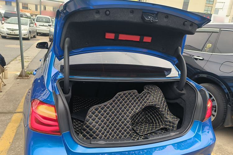 Used BMW 3 Series 2018 320Li Leading Model M Sport Package Trunk