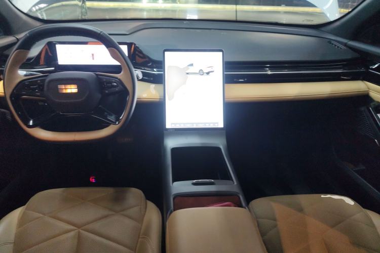 Used Geely Galaxy L6 2024 125km PLUS Dragon Edition Center Console