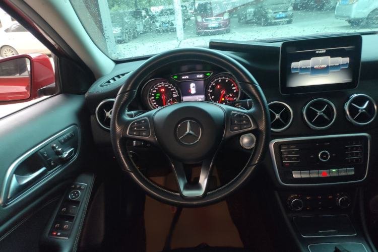 Used Mercedes-Benz GLA 2017 GLA 200 Fashion Model
